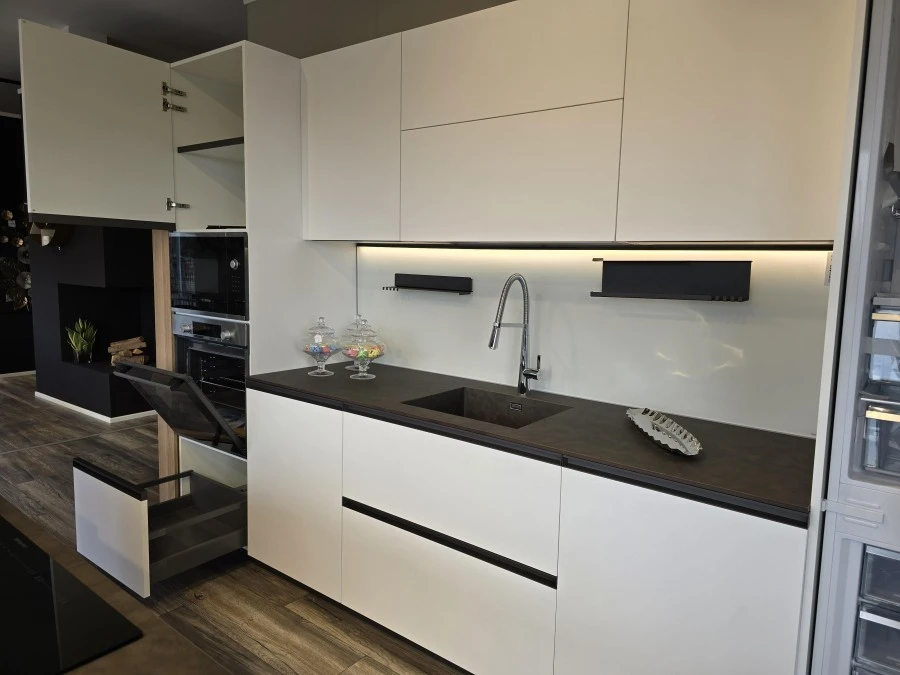 Cucina con Isola Produzione Artigianale Hera - immagine 19
